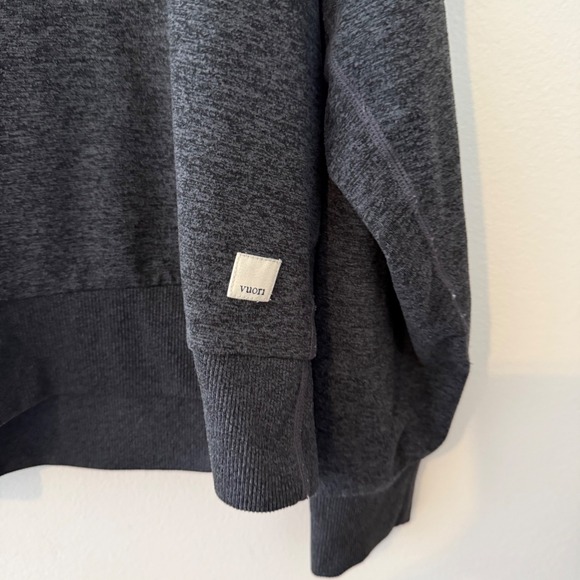 Vuori Womens Charcoal Heather Halo Performance Crew Sweatshirt VW241 Gray Size M - Picture 2 of 8